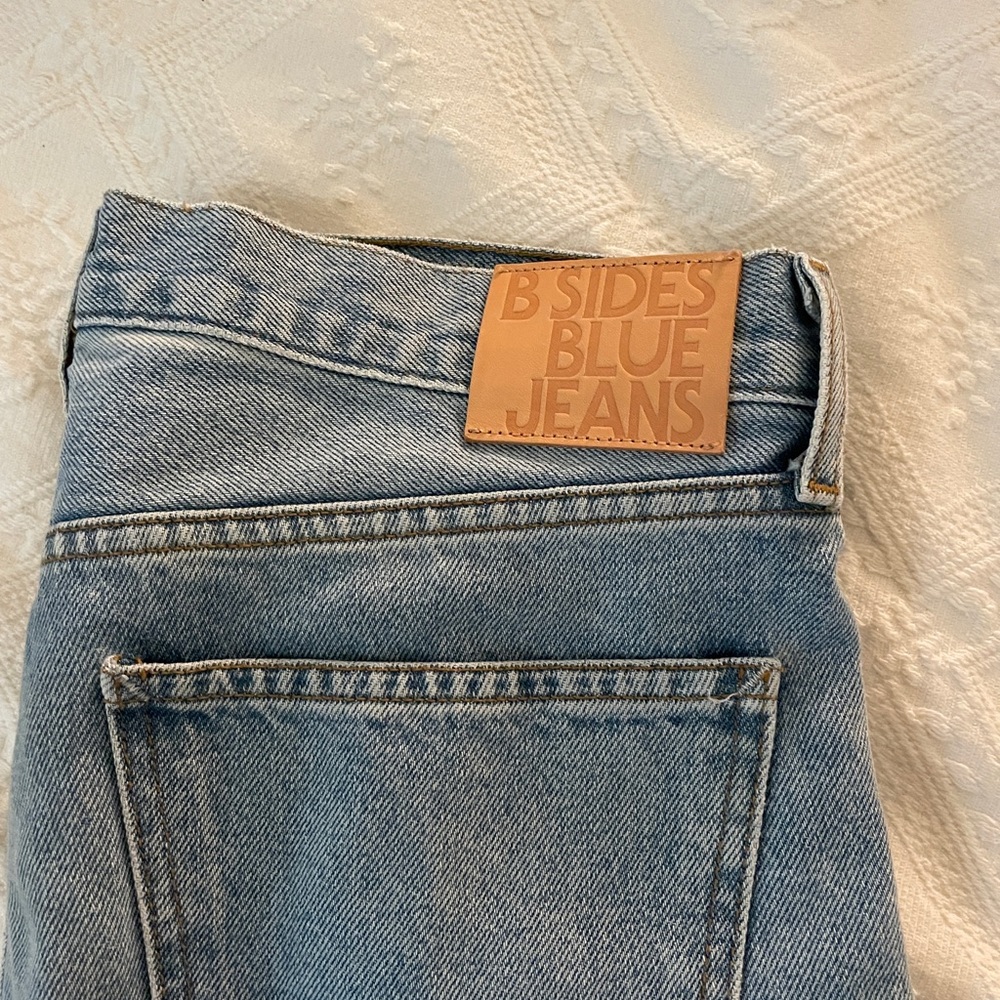 B. Sides Brit Straight Jean